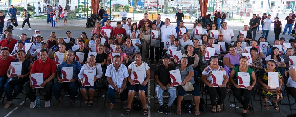 Hace justicia social Mara Lezama a 134 familias de Cozumel: les entrega sus títulos de propiedad, después de años de espera